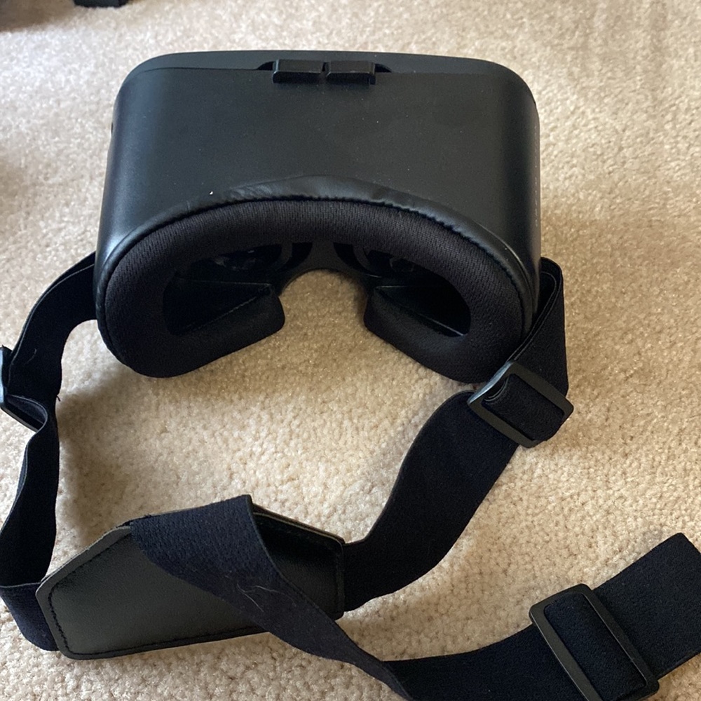 Virtual reality goggles - Picture 3 of 3